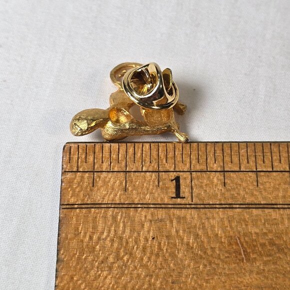 Vintage Gold Tone Mouse Pin Brooch Enamel Winking Eyes Figural Animal Jewelry - Picture 8 of 8